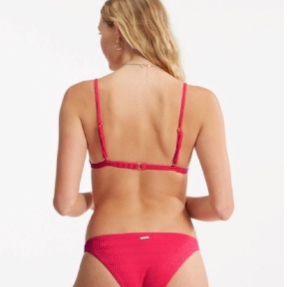 Billabong | NWT Chasing Tides Ceci Triangle Bikini Top in Fuego - Picture 4 of 12